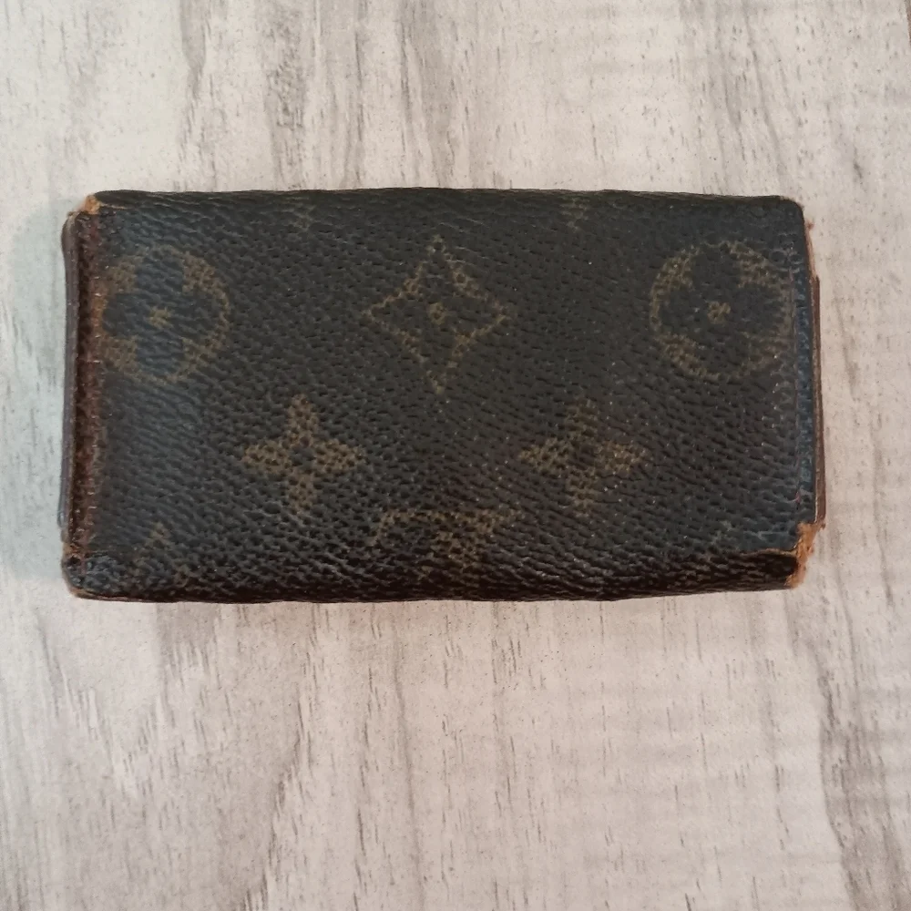 Louis Vuitton Key Case Monogram Multicle 4